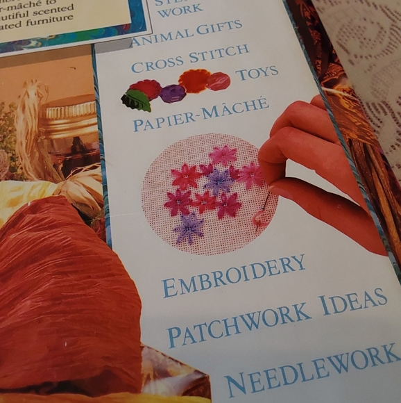 🌺 Near New Huge Creative Crafts Book - Picture 8 of 14